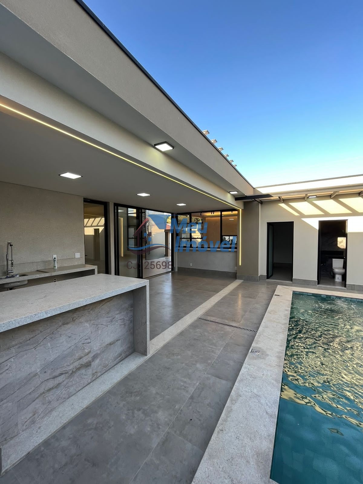 Casa RUA 12/10 Vicente Pires Casa 4 Quartos 4 Suítes Lote 400 m² PISCINA