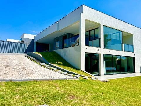 SHA Conjunto 4 Arniqueiras Casa Laje 3 Quartos 3 Suítes 4 Vagas 600 m² Cessão