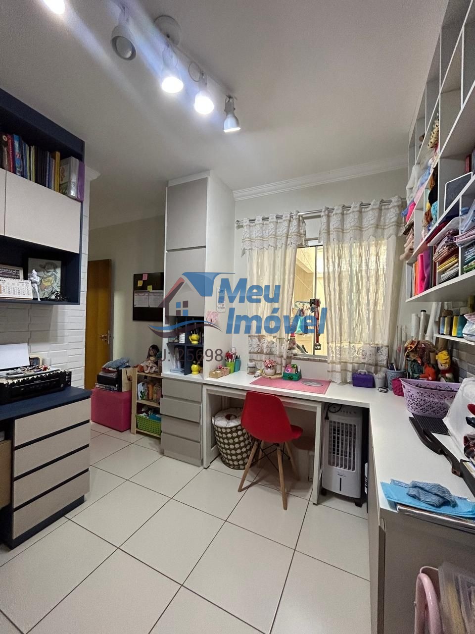 QR 212 Casa Samambaia Sobrado 4 Quartos c/ 2 Suíte 3 Vagas 120 m² churrasqueira