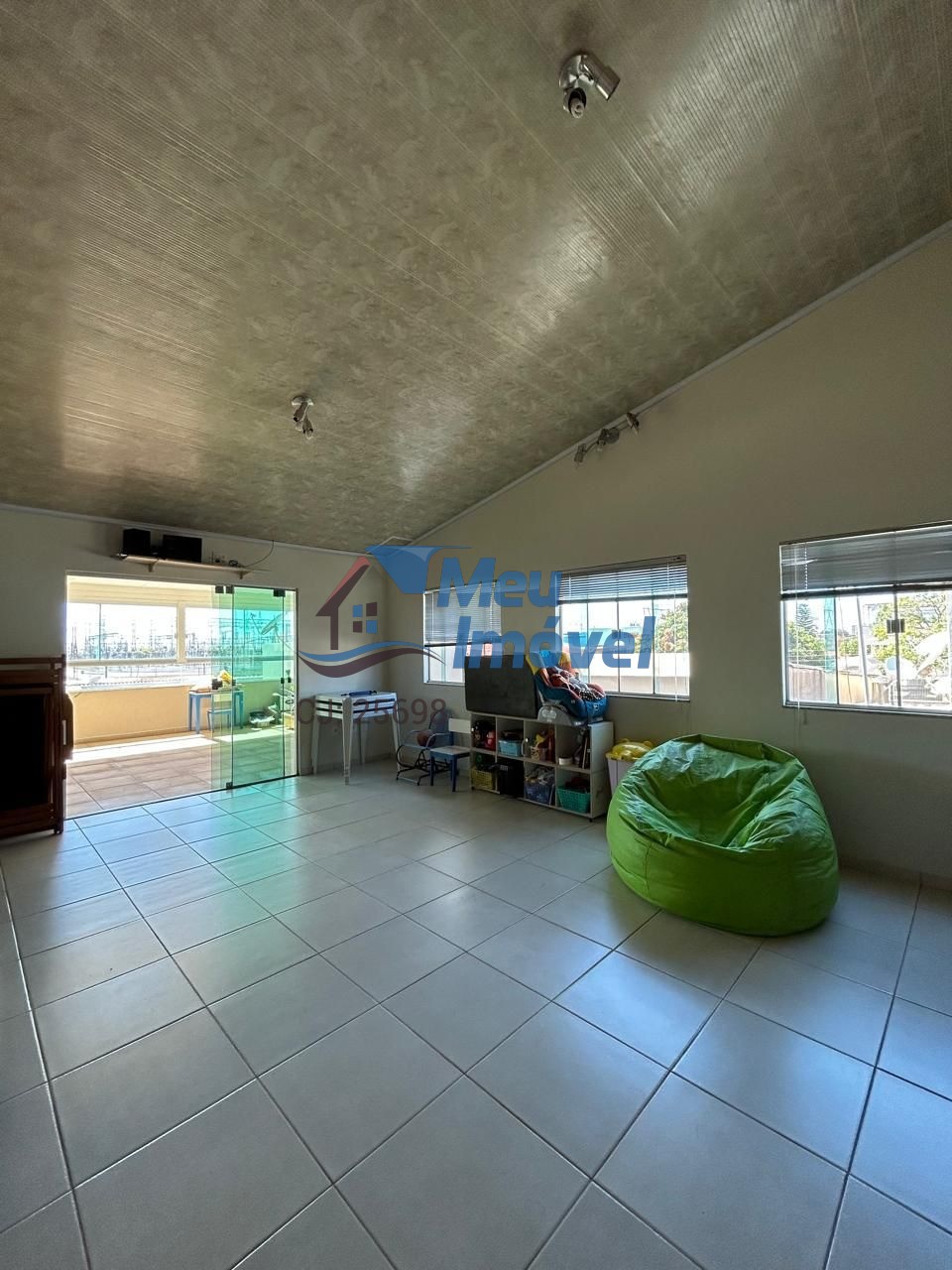 QR 212 Casa Samambaia Sobrado 4 Quartos c/ 2 Suíte 3 Vagas 120 m² churrasqueira
