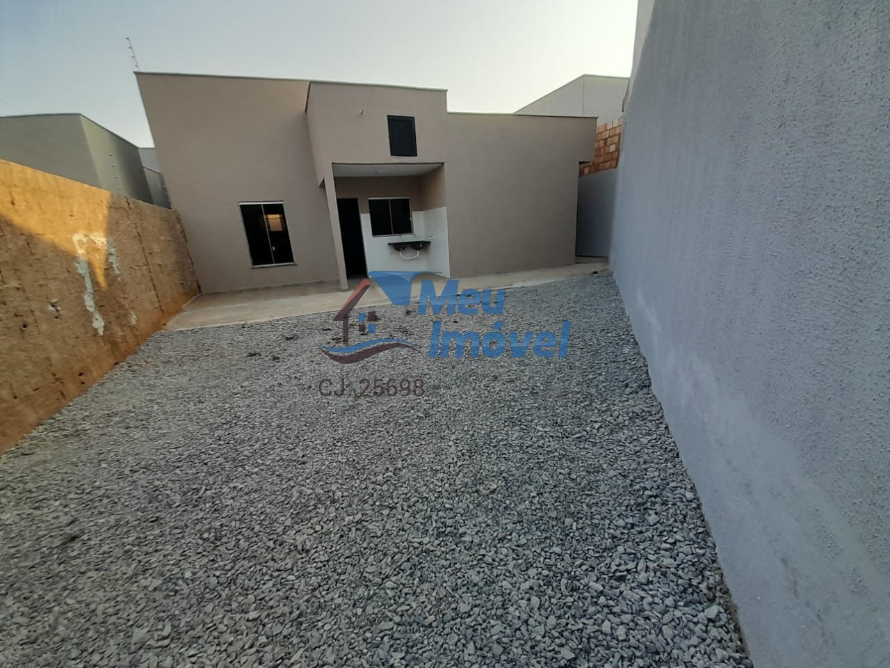 Casa Alto das Caraíbas Luziânia 3 Quartos 2 Suítes 1 Vaga 104m² Porcelanato