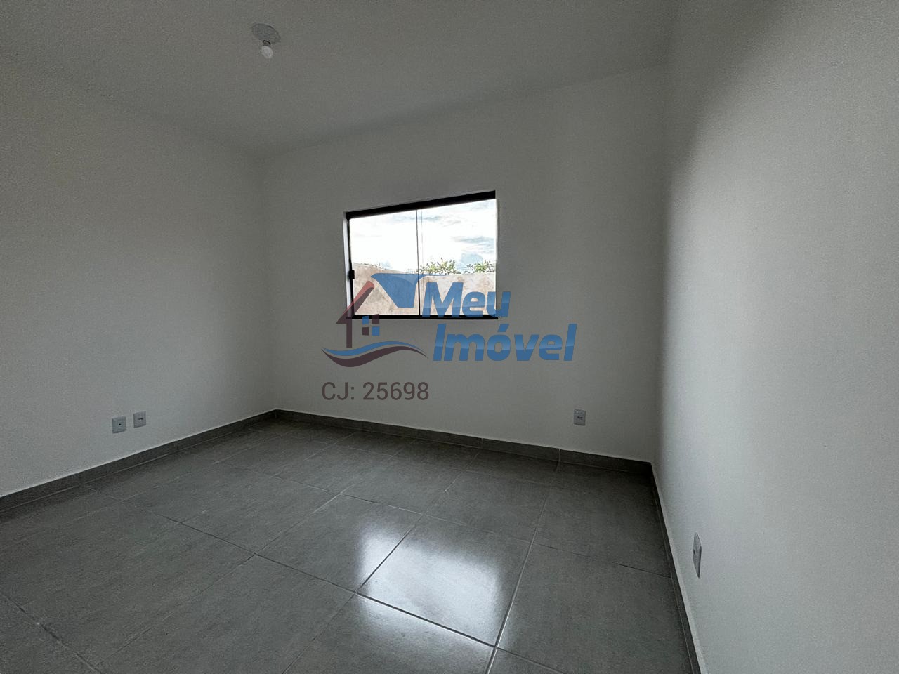 Parque alvorada luziânia casa 2 quartos 3 vagas 70m² área de