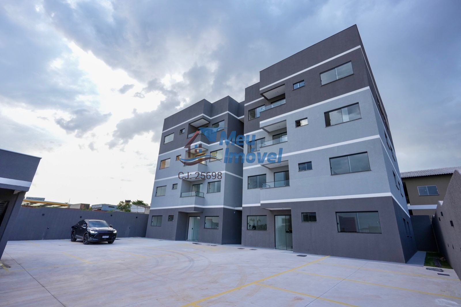 Condomínio Acapulco II Valparaíso APTO 2 Quartos 1 Vaga 65m² Ótima Localização