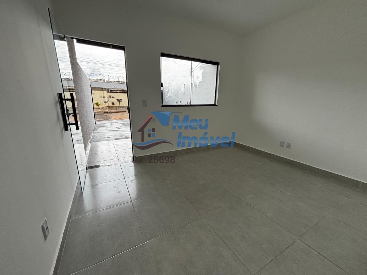 Parque alvorada luziânia casa 2 quartos 3 vagas 70m² área de
