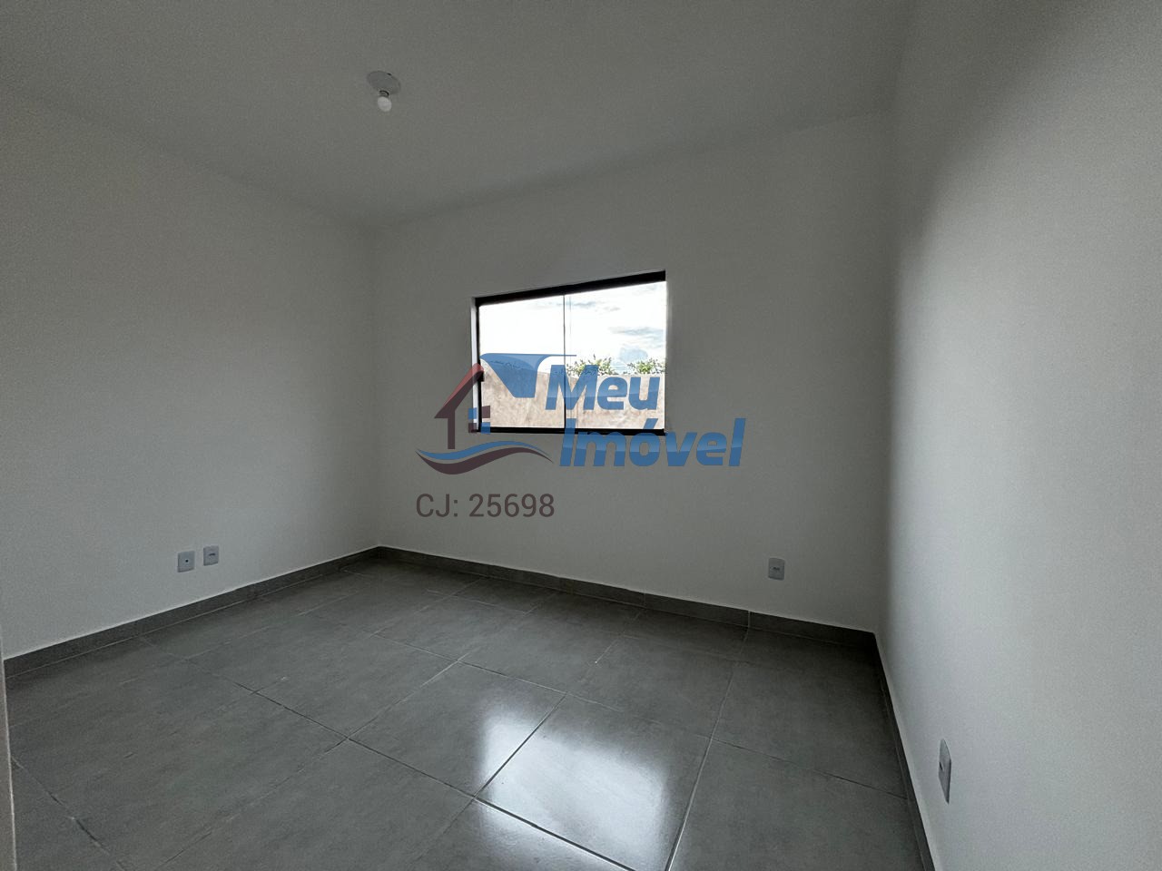 Parque alvorada luziânia casa 2 quartos 3 vagas 70m² área de