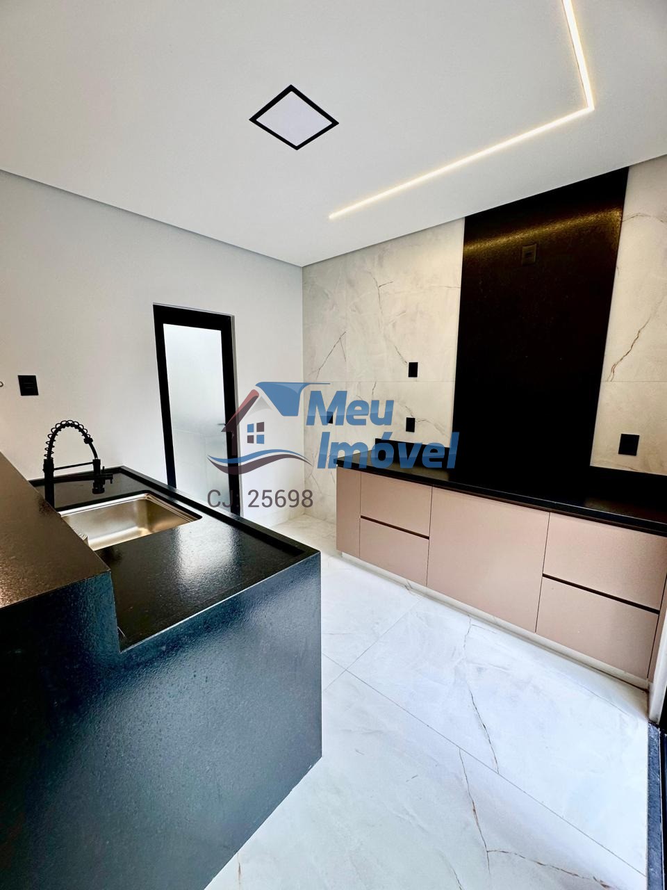 Casa, 3 quartos, 105 m² - Foto 1