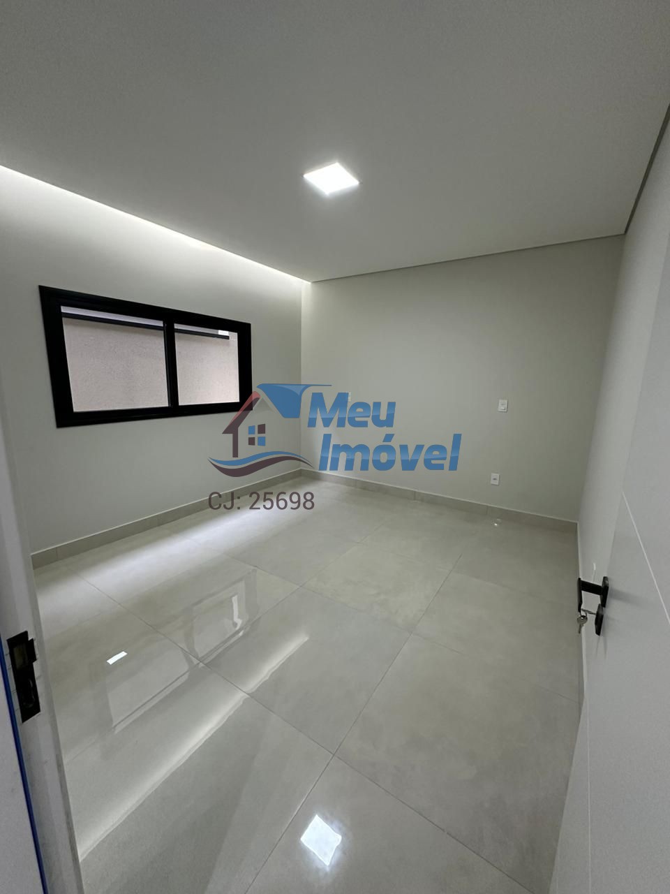 Rua 8 vicente pires casa 4 quartos 3 suítes 4 vagas 400m² pi