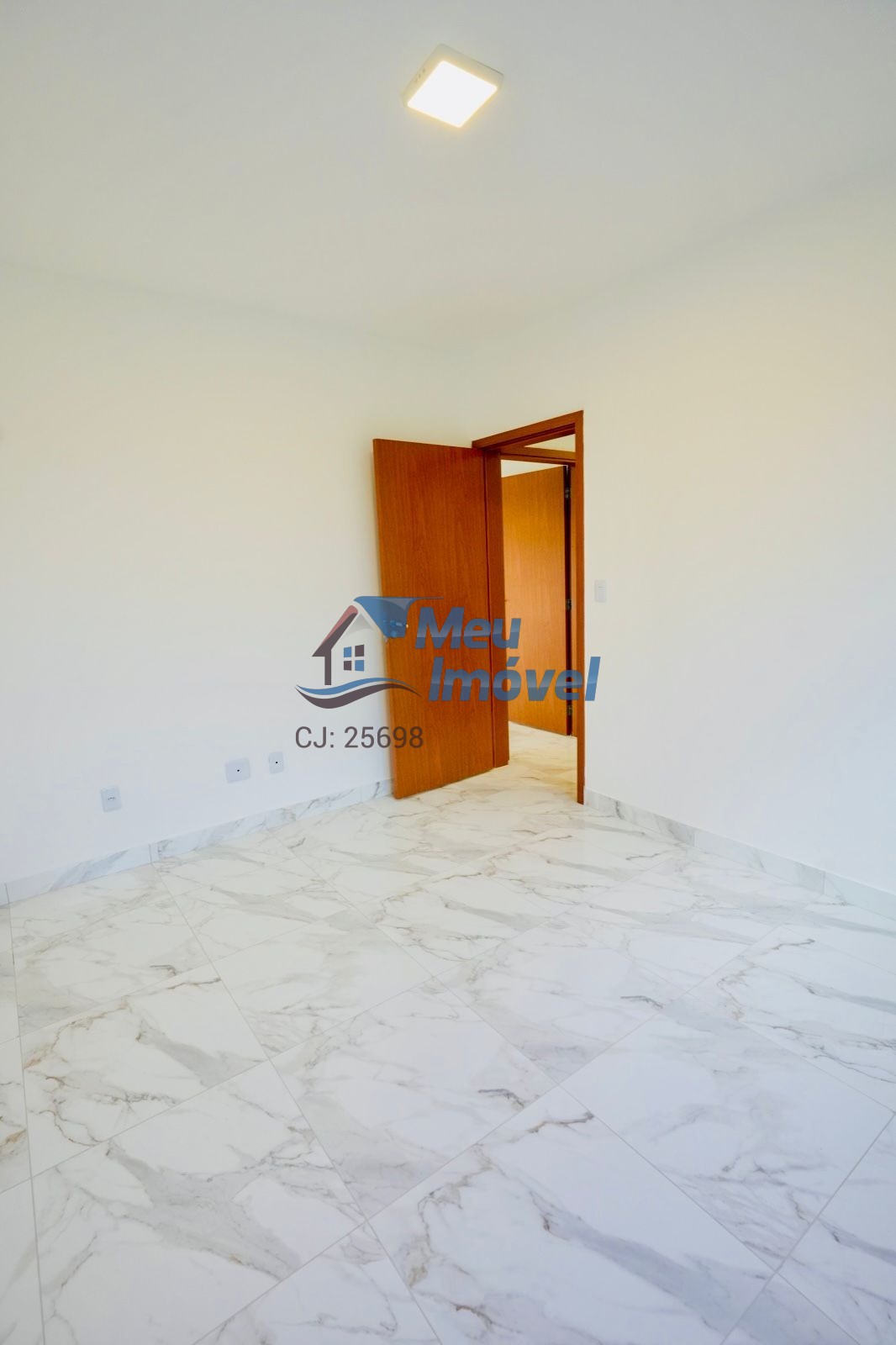 Condomínio acapulco ii valparaíso apto 2 quartos 1 vaga 65m²