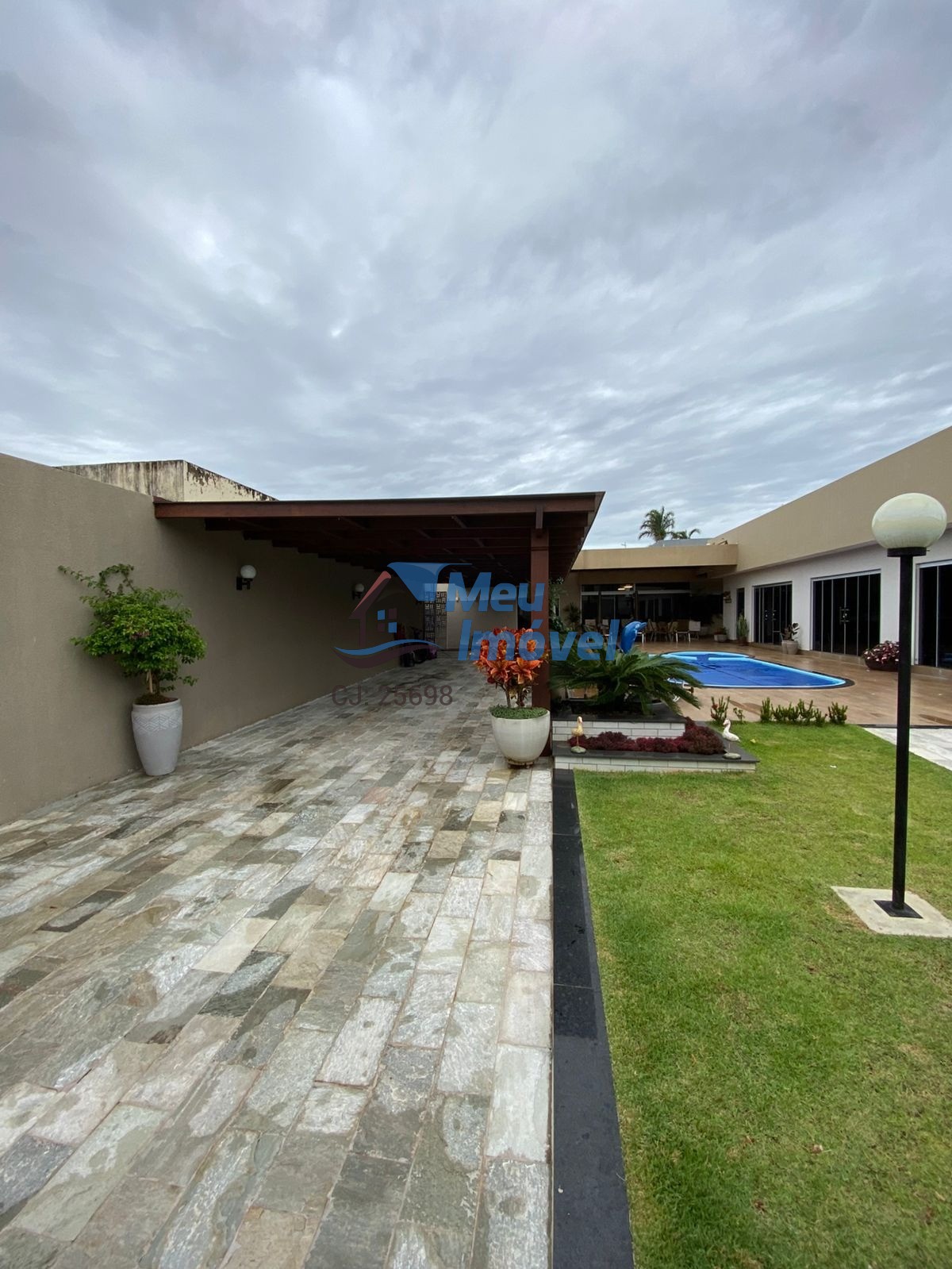 Residencial Ouro Verde Ponte Alta Norte Gama 3 Quartos 2 Suítes 4 Vagas 800m²