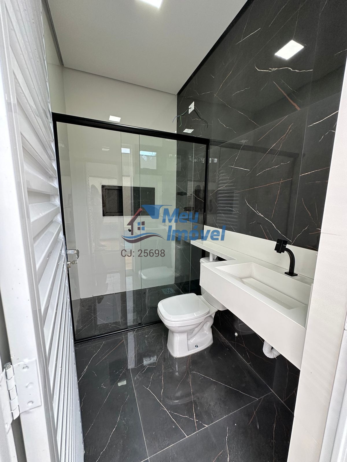 Rua 8 vicente pires casa 4 quartos 3 suítes 4 vagas 400m² pi