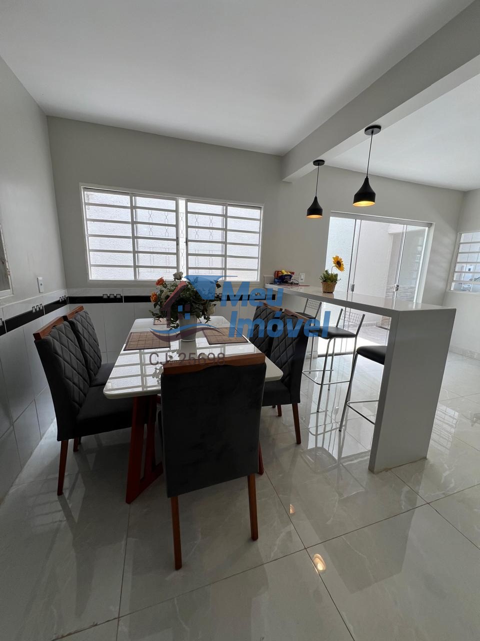 Casa, 4 quartos, 209 m² - Foto 1