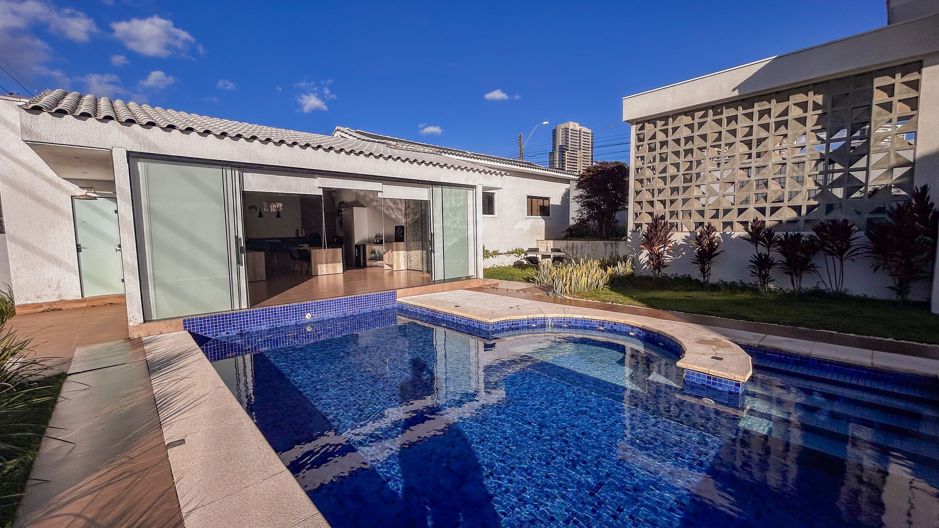 Casa, 4 quartos, 610 m² - Foto 1