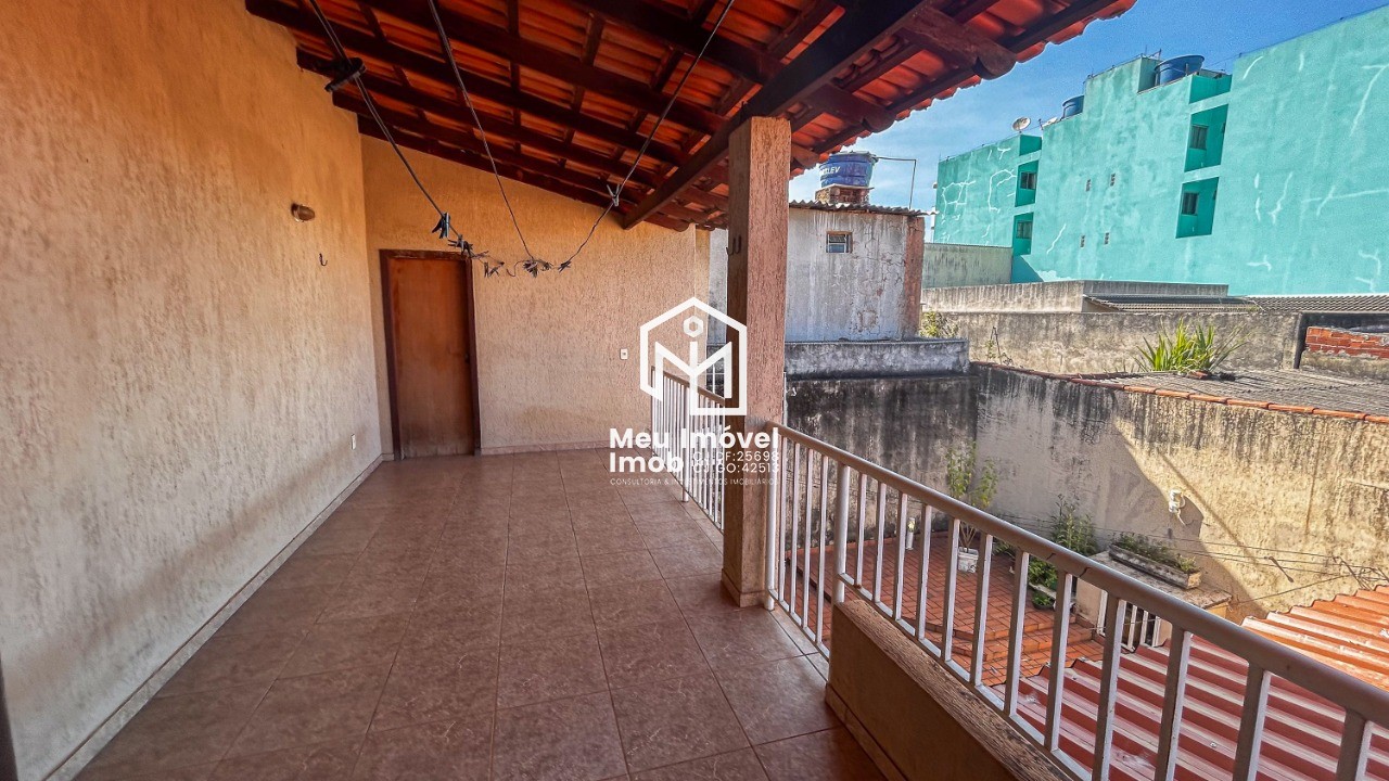 Imperdível casa de 4 quartos com 3 suítes em Taguatinga Sul - QSD 39 próximo ao metrô! 268m², 2 salas, 5 banheiros e 2 vagas.