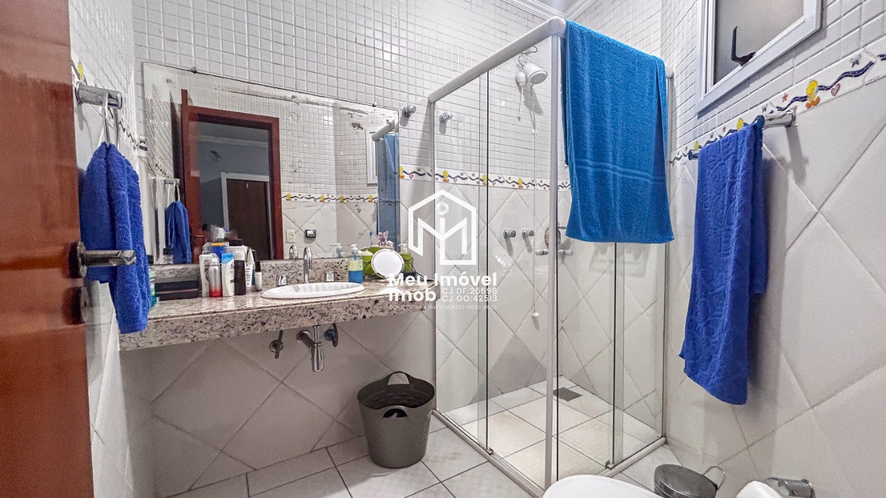 Imperdível casa de 4 quartos com 3 suítes em Taguatinga Sul - QSD 39 próximo ao metrô! 268m², 2 salas, 5 banheiros e 2 vagas.