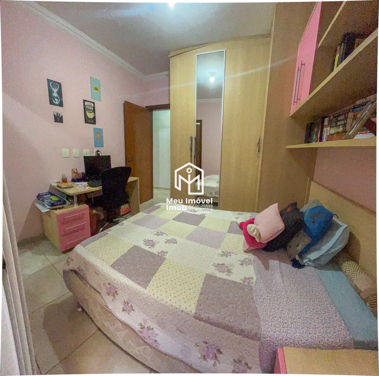 Imperdível casa de 4 quartos com 3 suítes em Taguatinga Sul - QSD 39 próximo ao metrô! 268m², 2 salas, 5 banheiros e 2 vagas.