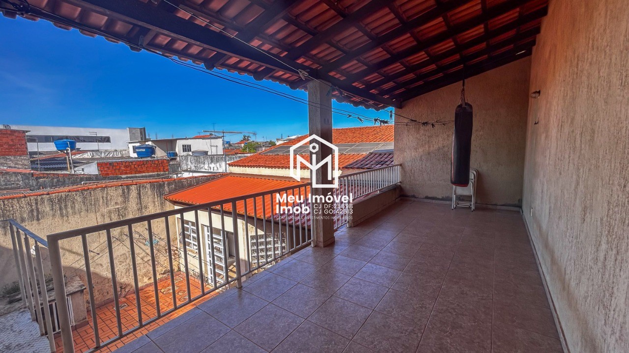 Imperdível casa de 4 quartos com 3 suítes em Taguatinga Sul - QSD 39 próximo ao metrô! 268m², 2 salas, 5 banheiros e 2 vagas.