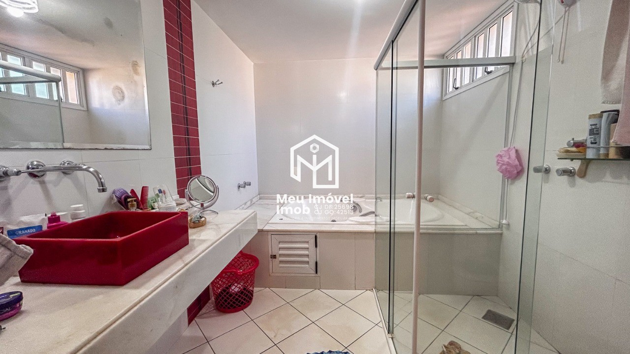 Imperdível casa de 4 quartos com 3 suítes em Taguatinga Sul - QSD 39 próximo ao metrô! 268m², 2 salas, 5 banheiros e 2 vagas.