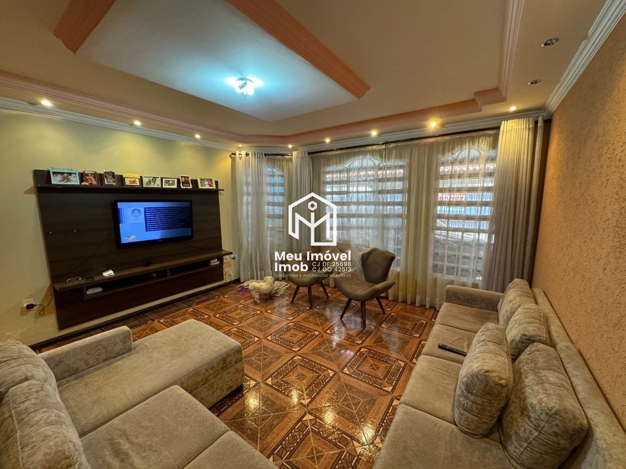 Casa, 5 quartos, 328 m² - Foto 1