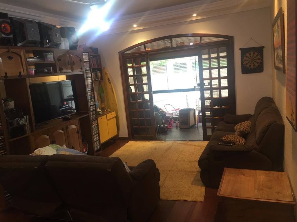 Sobrado à venda com 3 quartos, 239m² - Foto 1