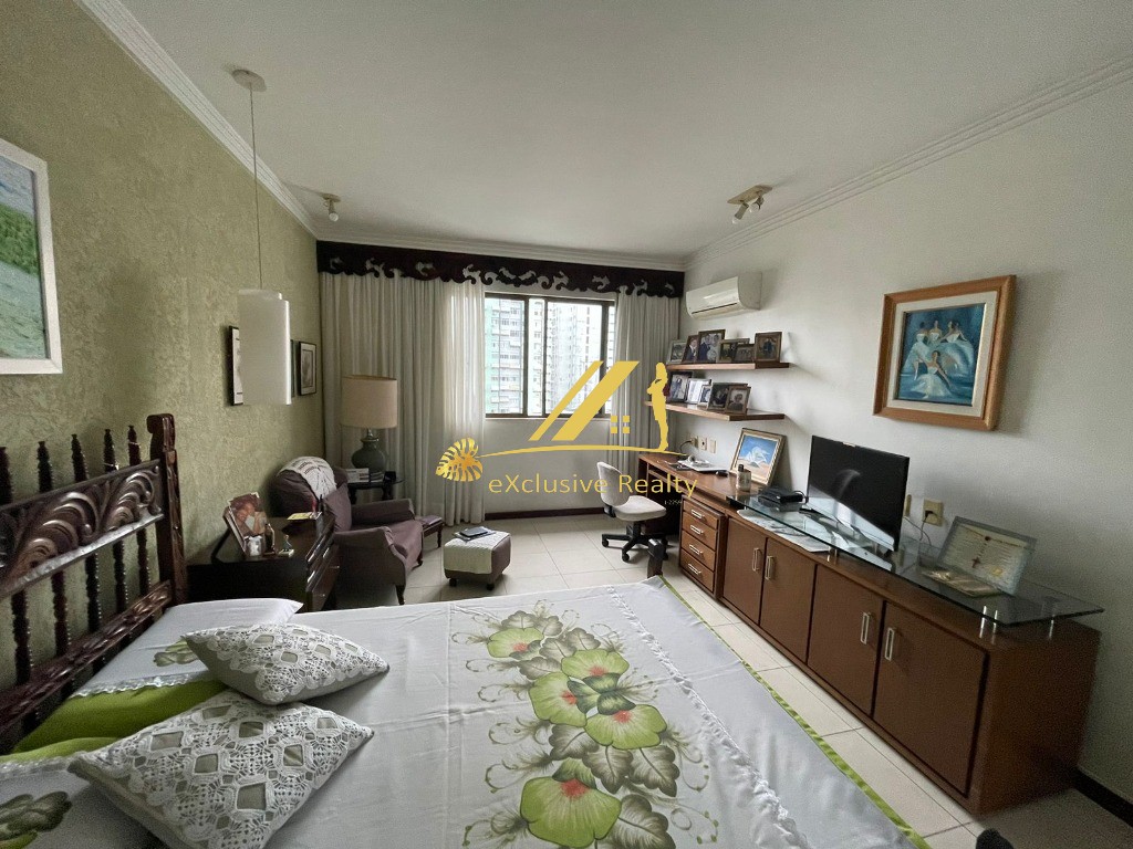 Edf. Lisboa, apartamento 183m2, 4 quartos, varanda, lavabo e dependência completa! Ventilado. 3 vagas de garagem. Prédio recém reformado!