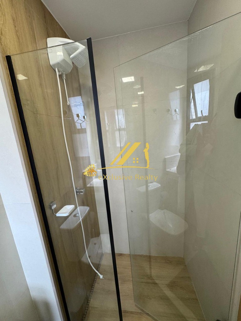 Apartamento quarto e sala com varanda, 31m2, finamente decorado e mobiliado. House Pituba. Nascente, andar baixo, rooftop com vista mar! Vaga rotativa