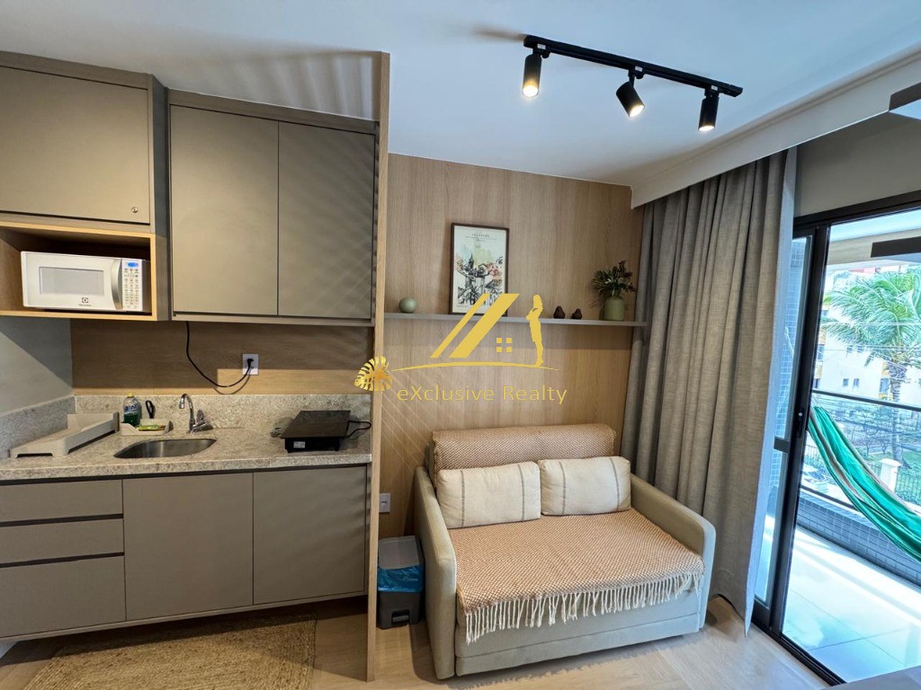 Apartamento quarto e sala com varanda, 31m2, finamente decorado e mobiliado. House Pituba. Nascente, andar baixo, rooftop com vista mar! Vaga rotativa