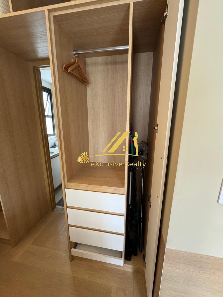 Apartamento quarto e sala com varanda, 31m2, finamente decorado e mobiliado. House Pituba. Nascente, andar baixo, rooftop com vista mar! Vaga rotativa