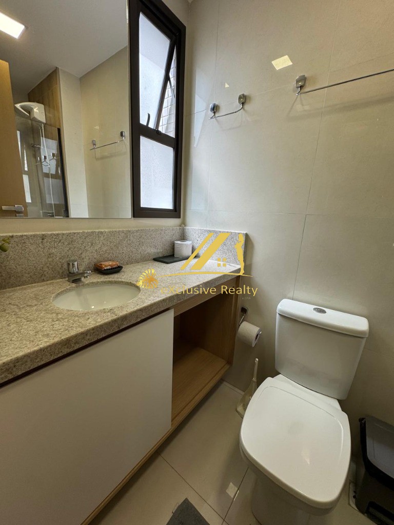 Apartamento quarto e sala com varanda, 31m2, finamente decorado e mobiliado. House Pituba. Nascente, andar baixo, rooftop com vista mar! Vaga rotativa