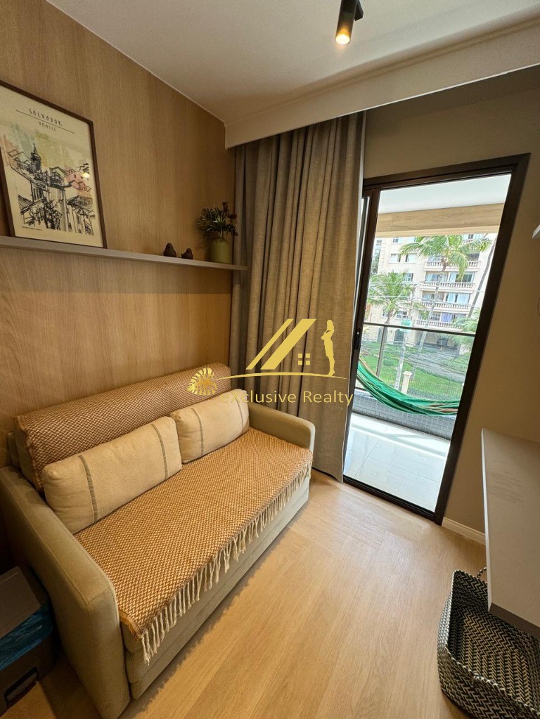 Apartamento quarto e sala com varanda, 31m2, finamente decorado e mobiliado. House Pituba. Nascente, andar baixo, rooftop com vista mar! Vaga rotativa