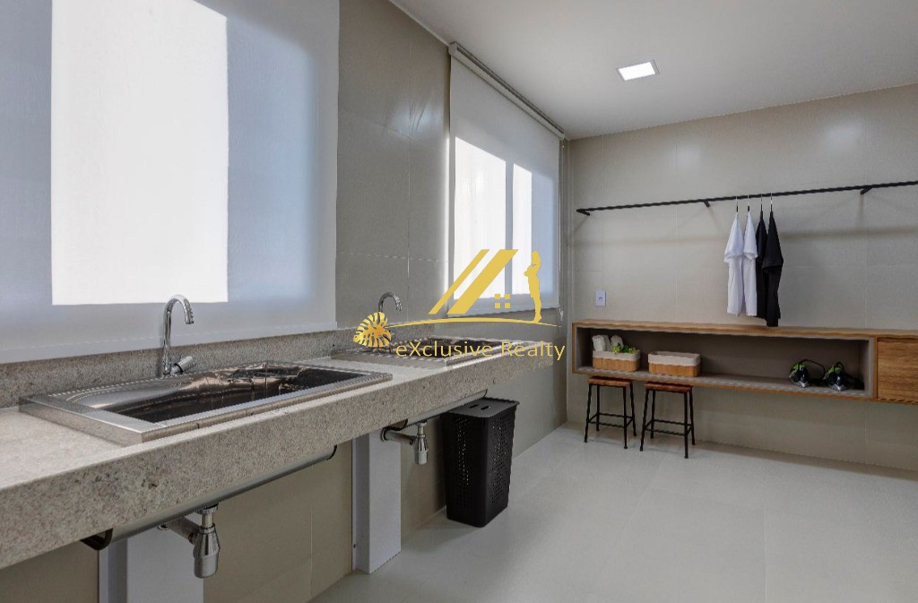 Apartamento quarto e sala com varanda, 31m2, finamente decorado e mobiliado. House Pituba. Nascente, andar baixo, rooftop com vista mar! Vaga rotativa