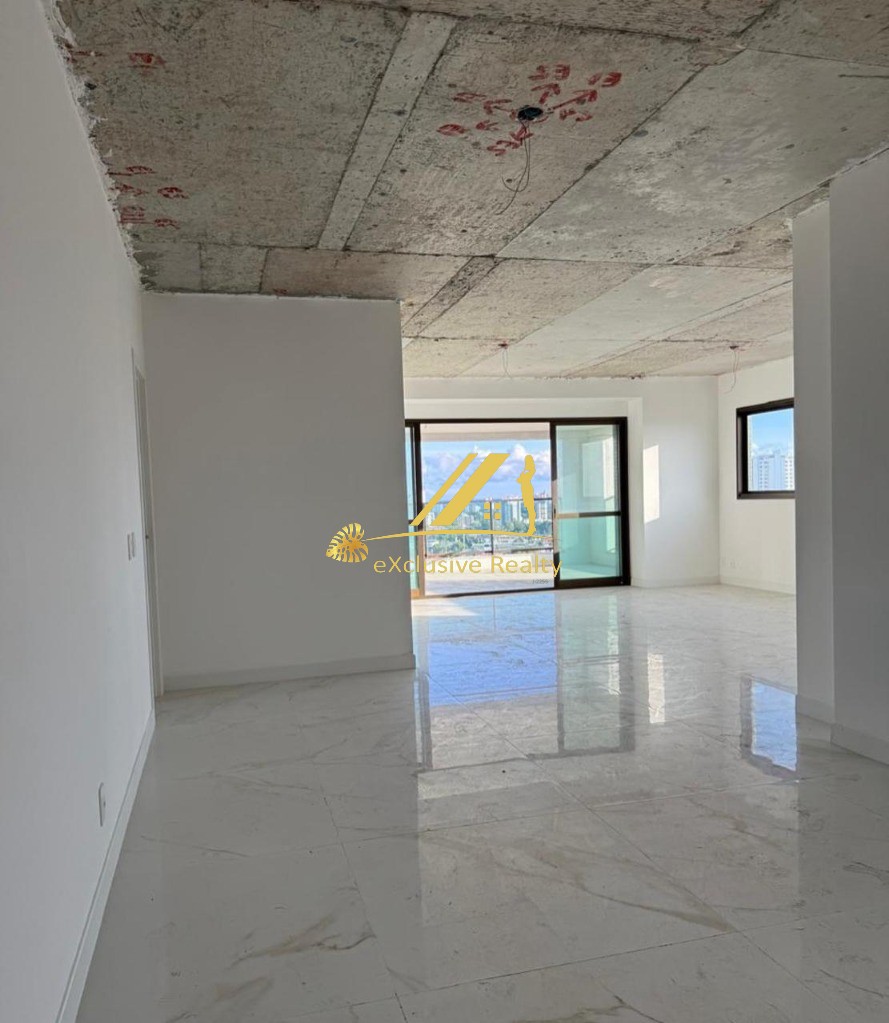 OPORTUNIDADE Mansão Unique, 4 suítes, 212 m2, no Caminho das Árvores! Andar alto com vista incrível para o mar, 3 vagas de garagem. 1 por andar