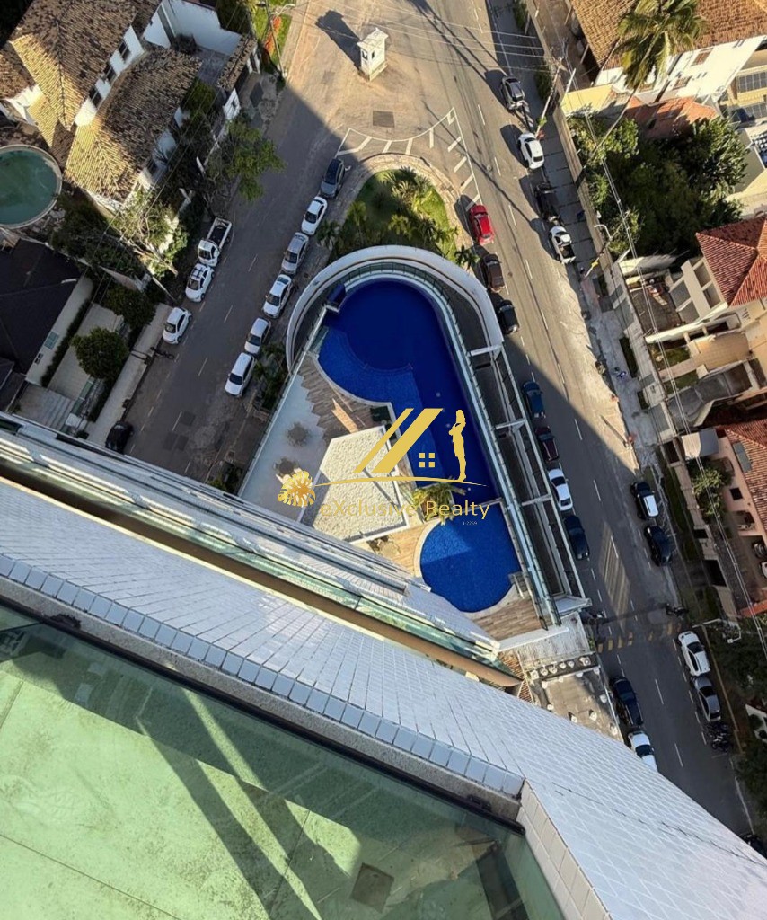 OPORTUNIDADE Mansão Unique, 4 suítes, 212 m2, no Caminho das Árvores! Andar alto com vista incrível para o mar, 3 vagas de garagem. 1 por andar