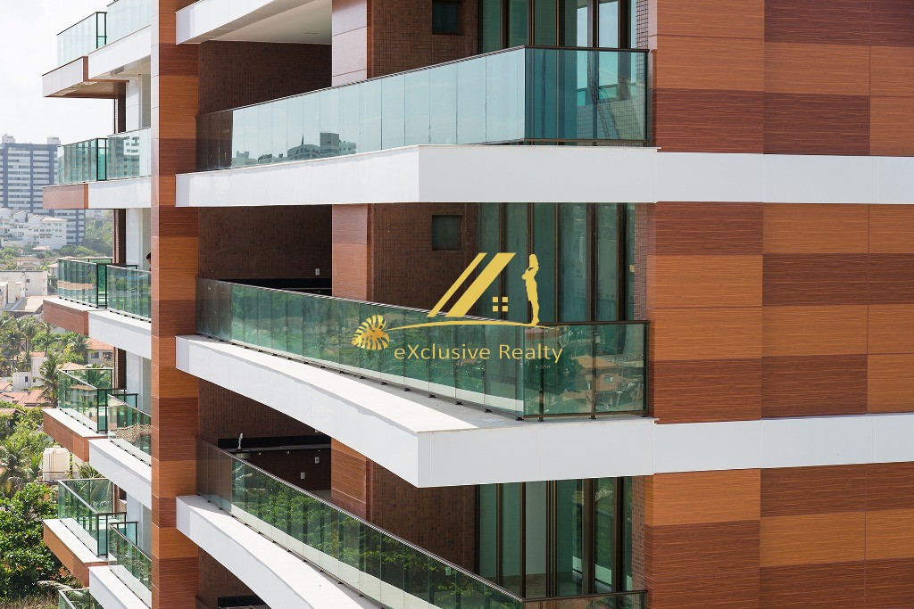 OPORTUNIDADE: Condomínio D'azur, Apartamento 4 suítes, andar alto, com vista espetacular para o mar. 242,09m2. Na Orla de Jaguaribe. Luxo total.