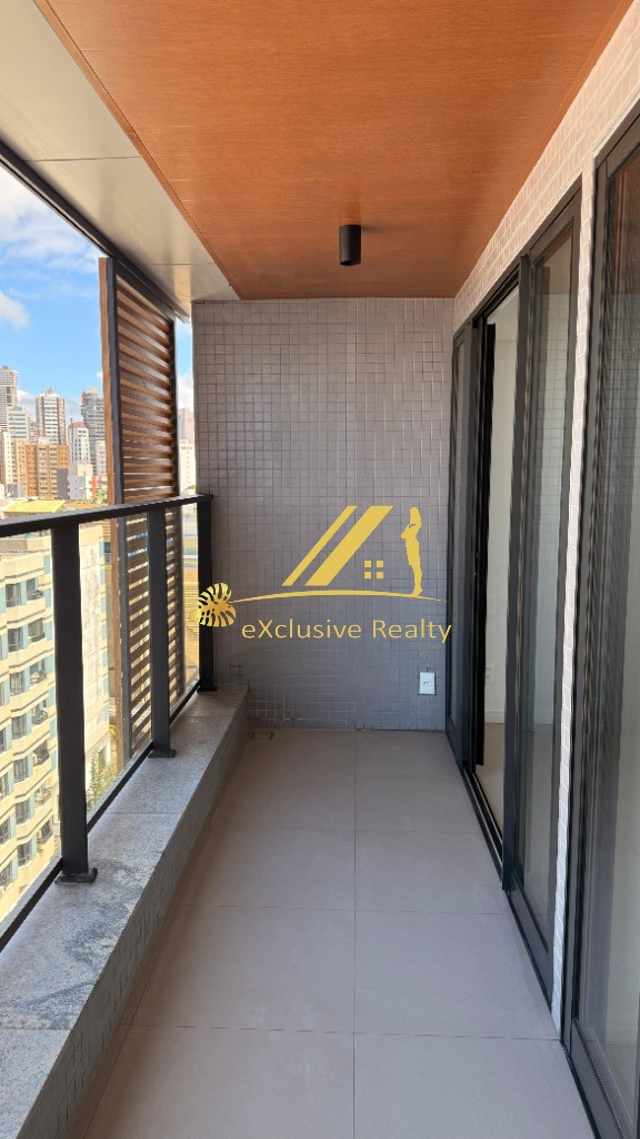 Barra Signature: Apartamento quarto e sala, 36m2, andar super alto com vista permanente para o mar, bem para o Farol da Barra. A 400m da praia. 1 vaga