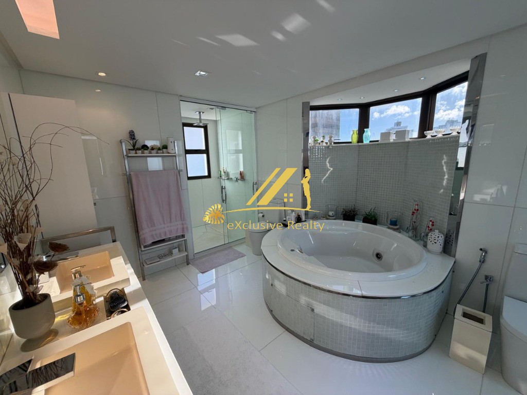 Terrazzo Imperiale Apartamento moderno, finamente decorado e mobiliado, super amplo, 4 suítes (2 com closet) lavabo, despensa, dependência completa. 3