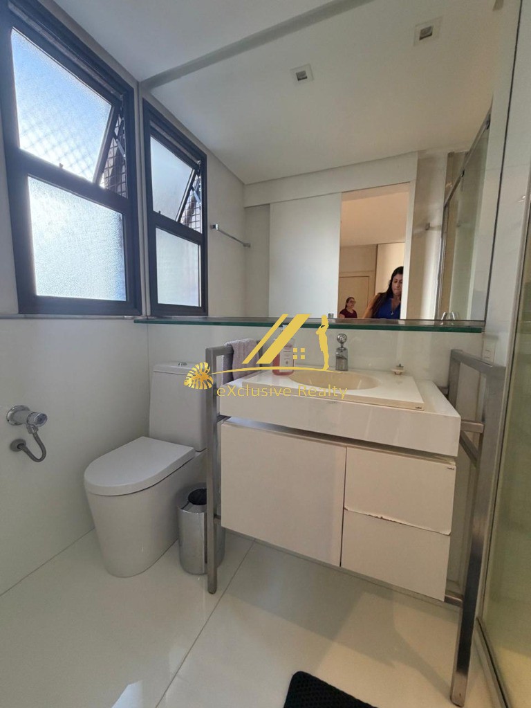 Terrazzo Imperiale Apartamento moderno, finamente decorado e mobiliado, super amplo, 4 suítes (2 com closet) lavabo, despensa, dependência completa. 3