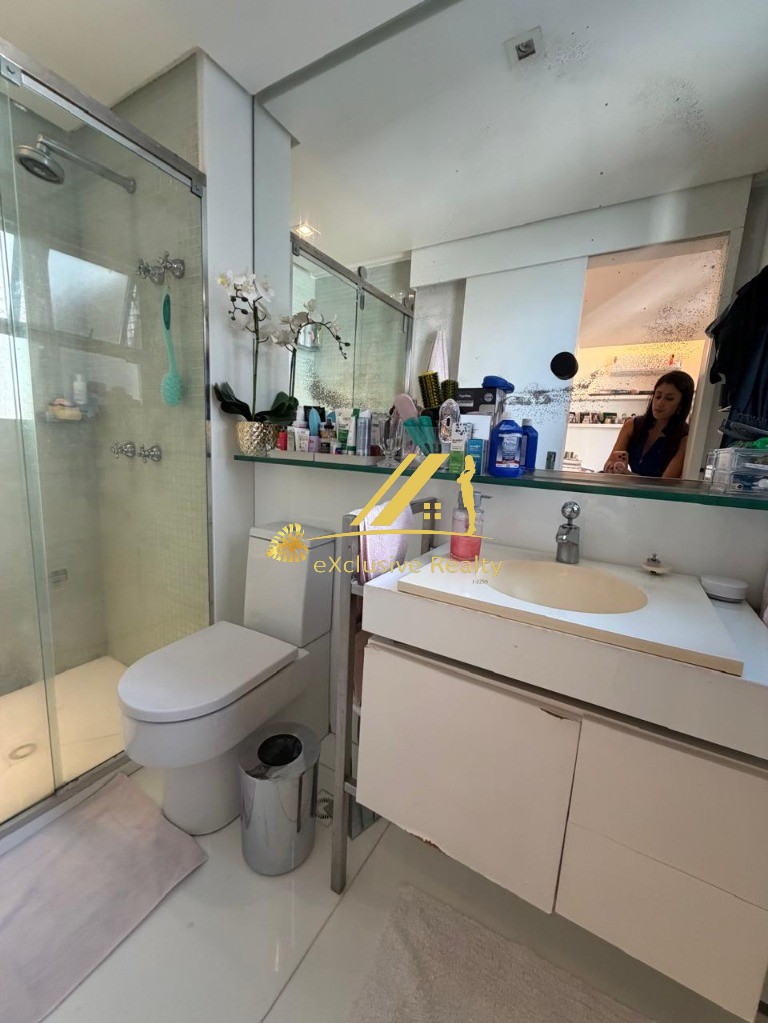 Terrazzo Imperiale Apartamento moderno, finamente decorado e mobiliado, super amplo, 4 suítes (2 com closet) lavabo, despensa, dependência completa. 3