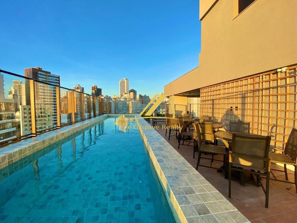 Studio no Único Barra charmoso, decorado e mobiliado. 24,25m2. Andar intermediário. Ventilado. Vaga rotativa. Prédio com rooftop, piscina vista mar