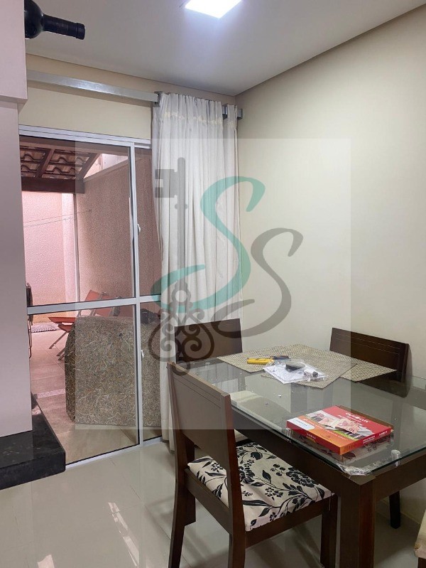 Casa, 2 quartos, 80 m² - Foto 1