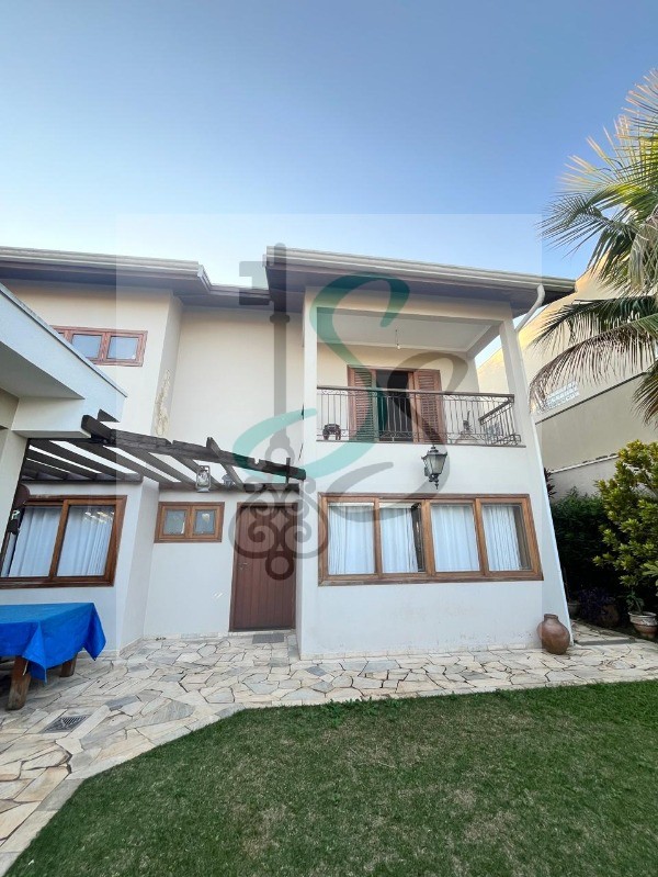 Casa, 4 quartos, 329 m² - Foto 2