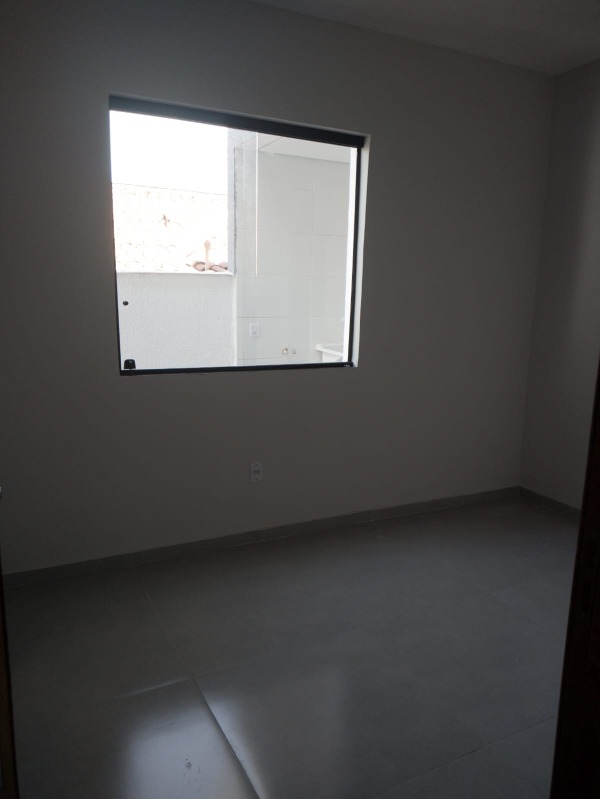 Linda casa em contagem
