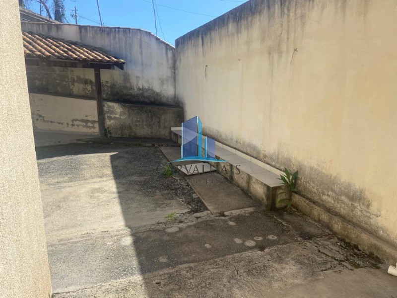 Imperdível! Casa à venda em Esmeraldas-MG, bairro Floresta Encantada, 3 quartos, 1 suíte, 1 sala, 2 banheiros, 3 vagas de garagem, 200m². Confira!