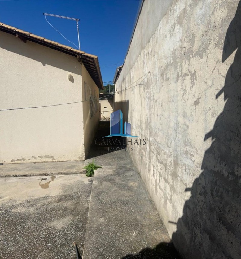 Imperdível! Casa à venda em Esmeraldas-MG, bairro Floresta Encantada, 3 quartos, 1 suíte, 1 sala, 2 banheiros, 3 vagas de garagem, 200m². Confira!