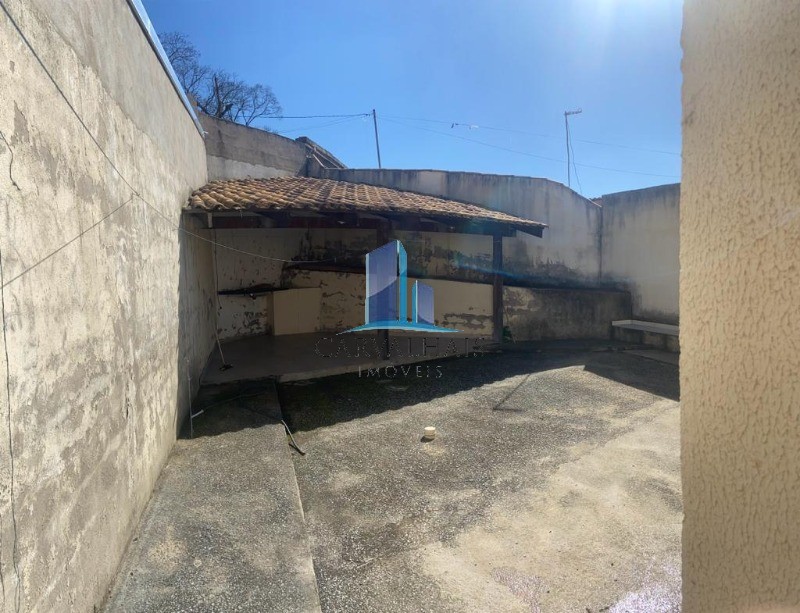 Imperdível! Casa à venda em Esmeraldas-MG, bairro Floresta Encantada, 3 quartos, 1 suíte, 1 sala, 2 banheiros, 3 vagas de garagem, 200m². Confira!