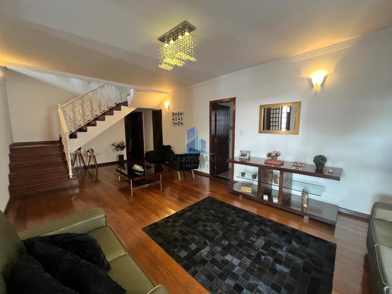 Espetacular casa à venda em Contagem-MG, Novo Eldorado: 4 quartos, 4 suítes, 3 salas, 6 banheiros, 4 vagas de garagem, 472,10 m².