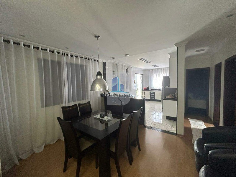 Casa, 4 quartos, 238 m² - Foto 4