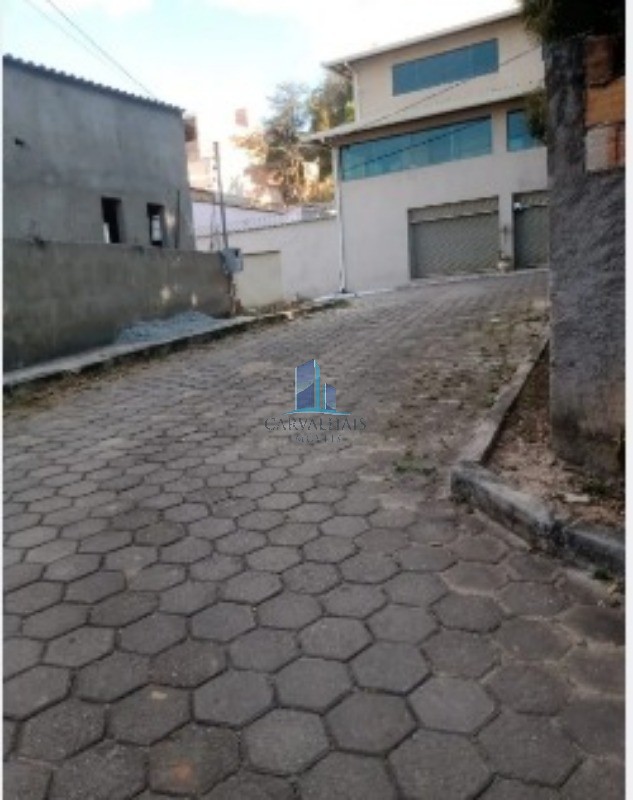 Imperdível casa à venda em Contagem-MG, bairro Colonial - 2 quartos, 1 suíte, 2 banheiros, 3 vagas, 120m²!