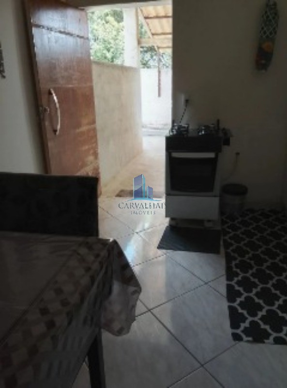 Imperdível casa à venda em Contagem-MG, bairro Colonial - 2 quartos, 1 suíte, 2 banheiros, 3 vagas, 120m²!