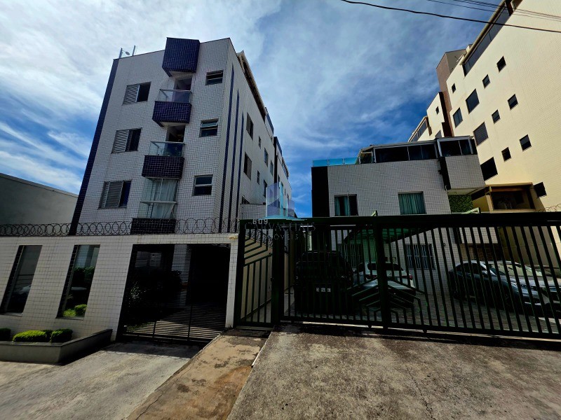 Apartamento à venda em Contagem-MG, Bairro Amazonas - 3 quartos, 1 suíte, 2 banheiros, 1 vaga - 108m² de conforto!