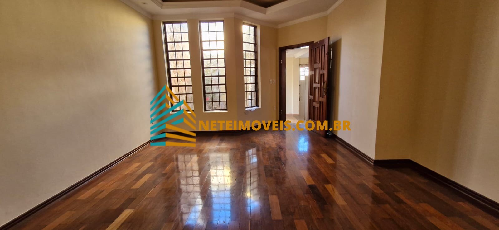 Prédio Inteiro - Foto 1